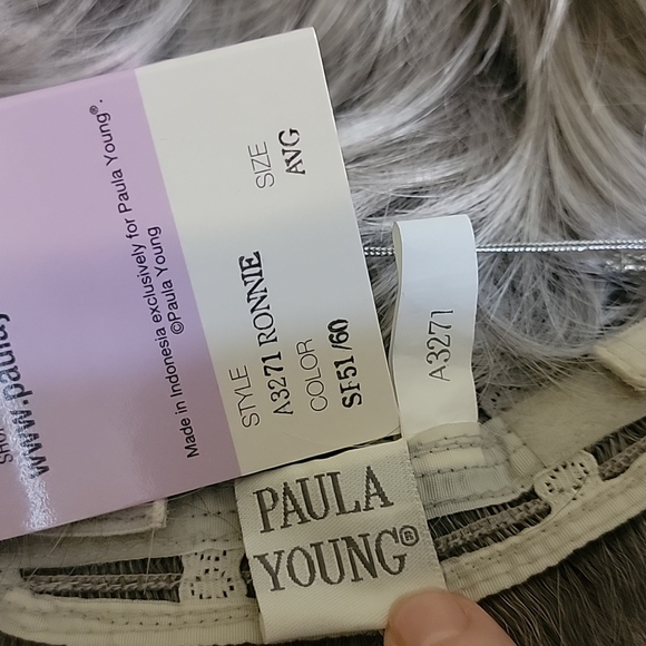 Lot of 2 NWT Paula Young S&P Gray Wigs with Accessories - Picture 4 of 9